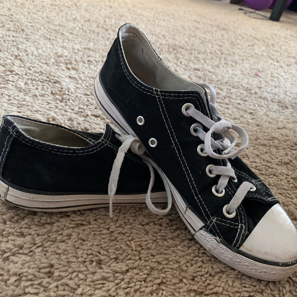 Black Converse Chuck Taylor All Star shoes